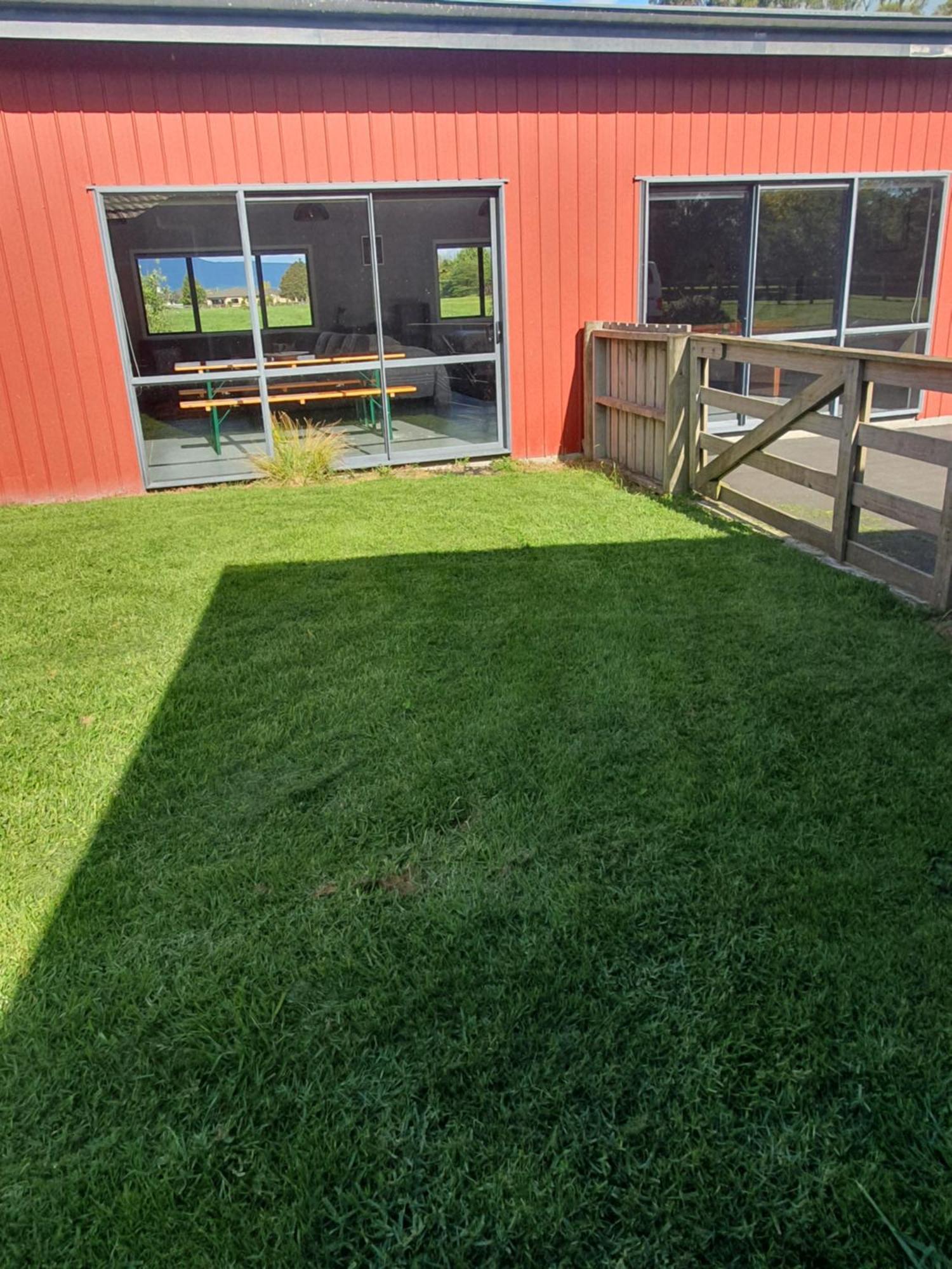 The Red Shed Hotel Matamata Exterior photo