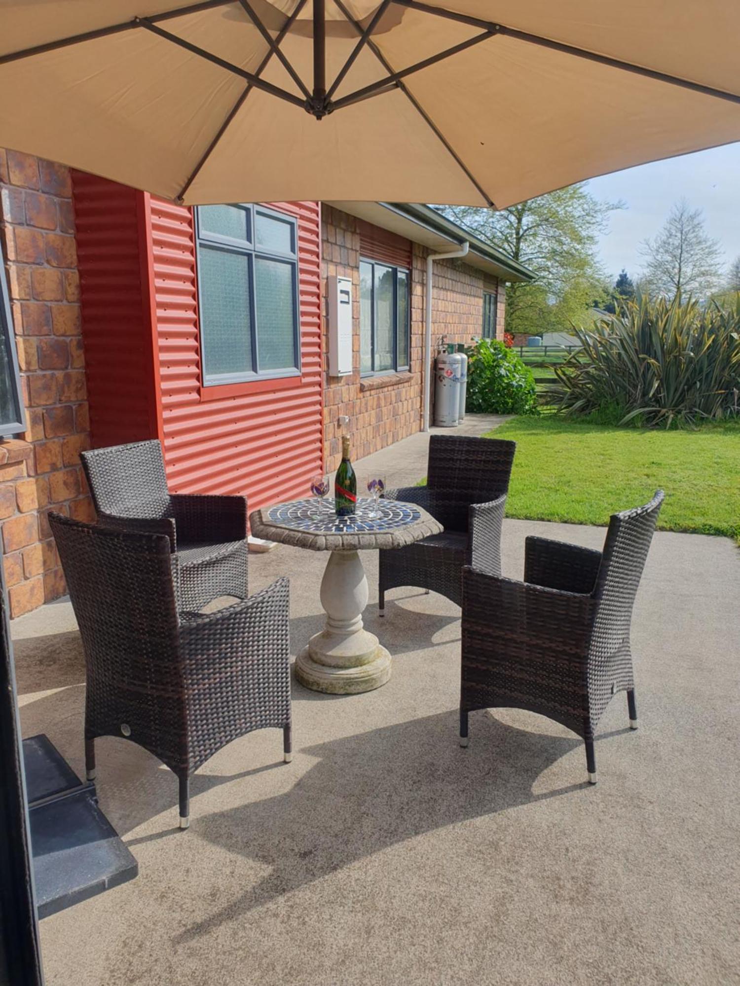 The Red Shed Hotel Matamata Exterior photo